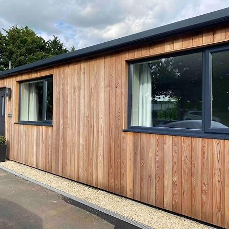 Larks Leaze Lodge, Steeple Ashton, Wiltshire Троубридж Экстерьер фото